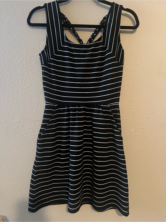 Speechless Dresses & Skirts - Speechless Black and White Striped Sleeveless Dress with pockets size small